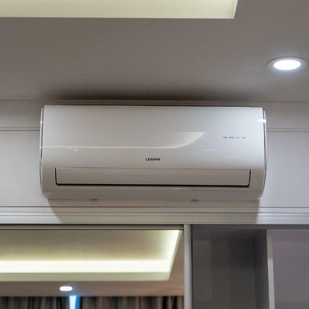 Gagarin Studio Apartment Odessa Luaran gambar