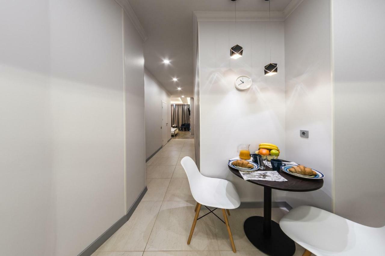 Gagarin Studio Apartment Odessa Luaran gambar