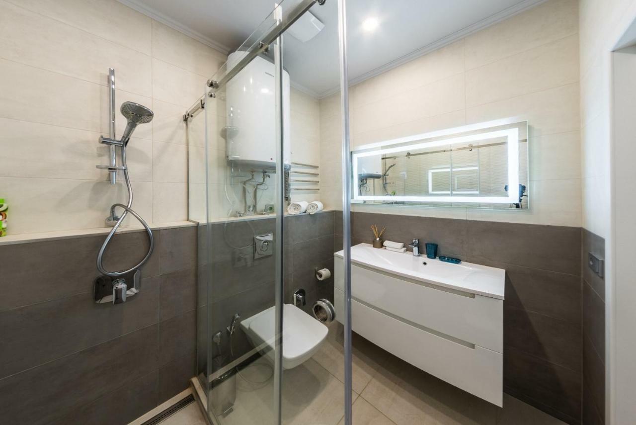 Gagarin Studio Apartment Odessa Luaran gambar