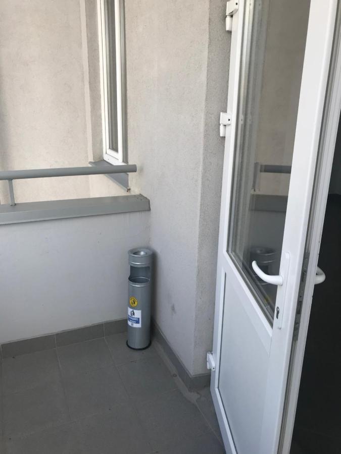 Gagarin Studio Apartment Odessa Luaran gambar